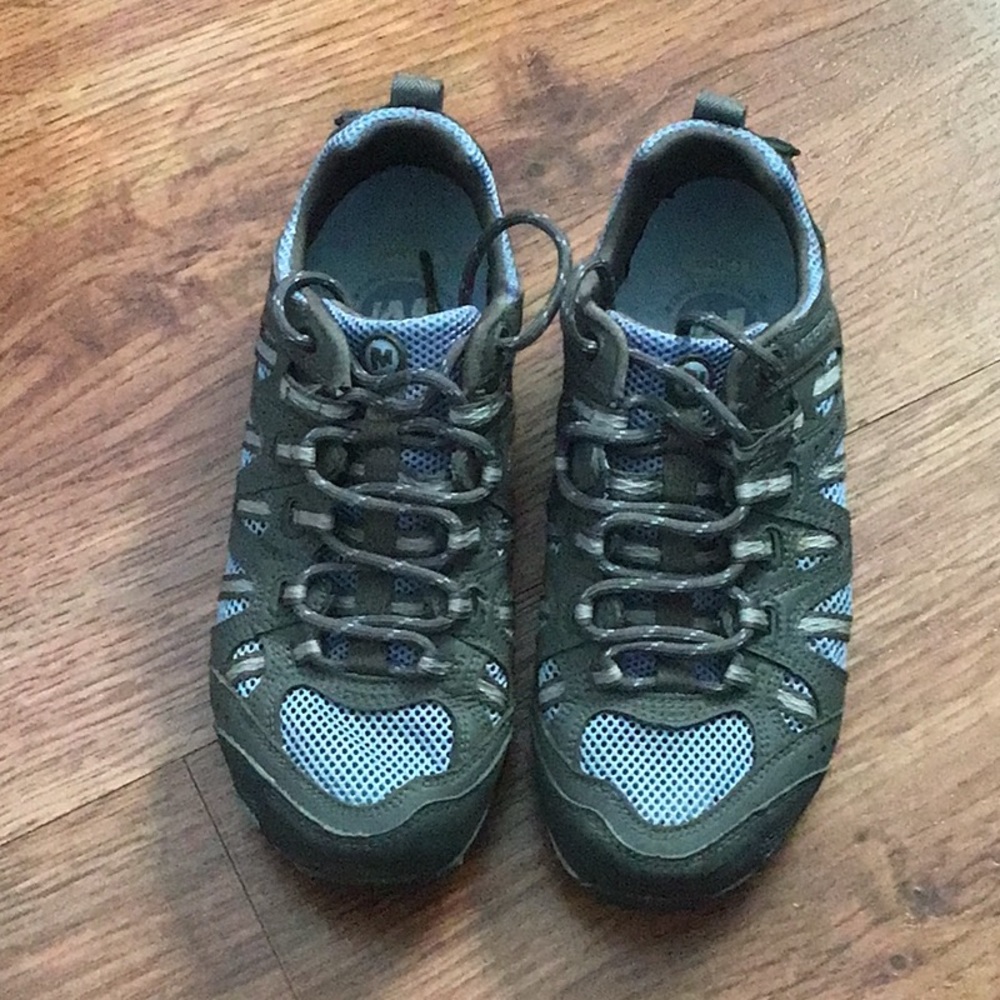 Merrill Sneakers